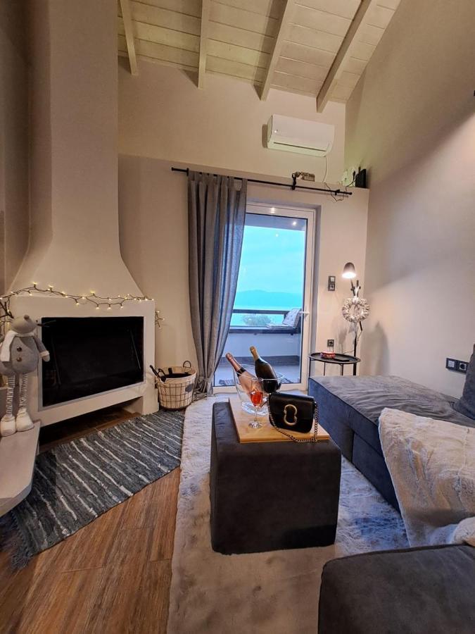 Vrachos Suites เอยิโอ ภายนอก รูปภาพ